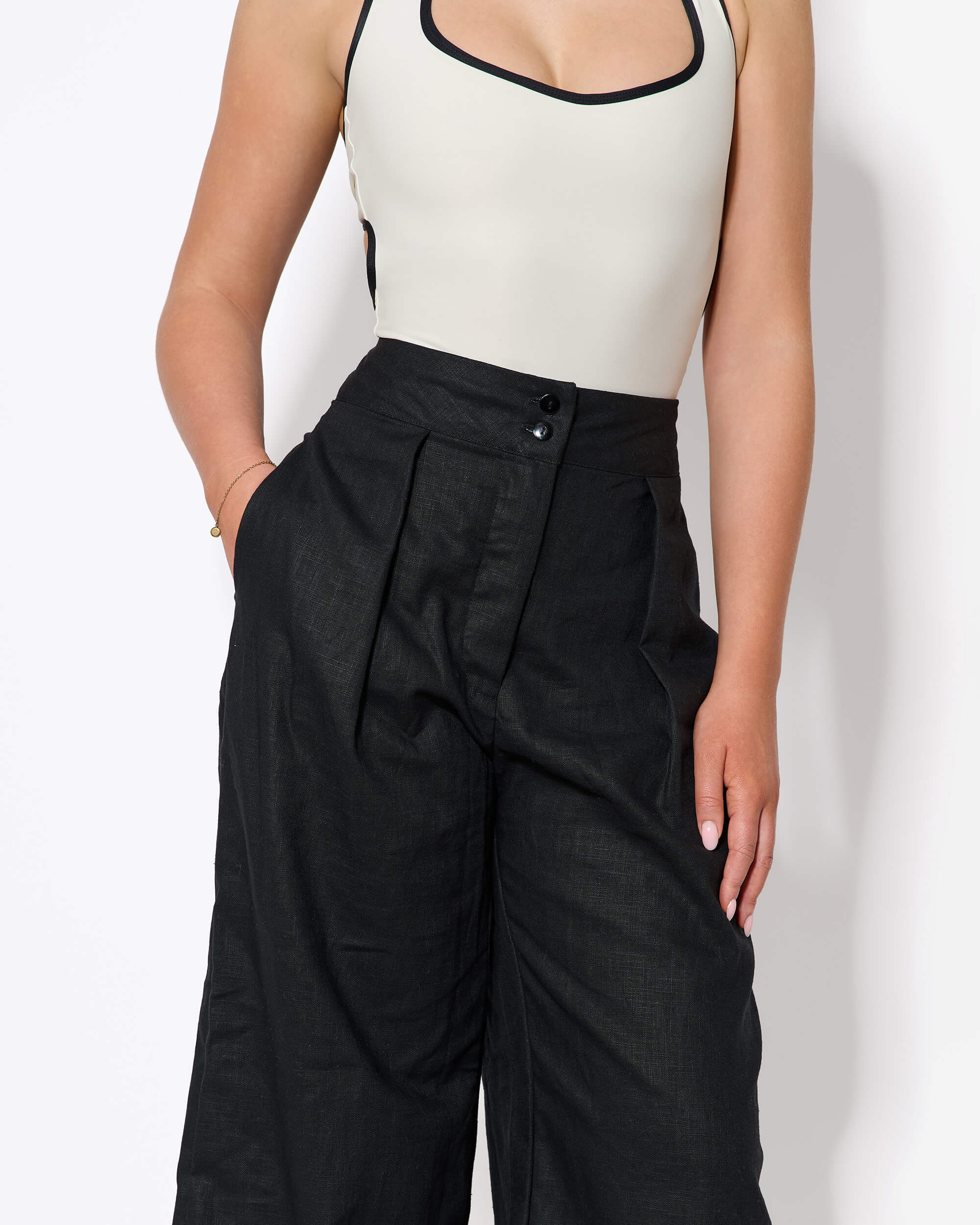 The Tailored Linen Trouser (Midnight)